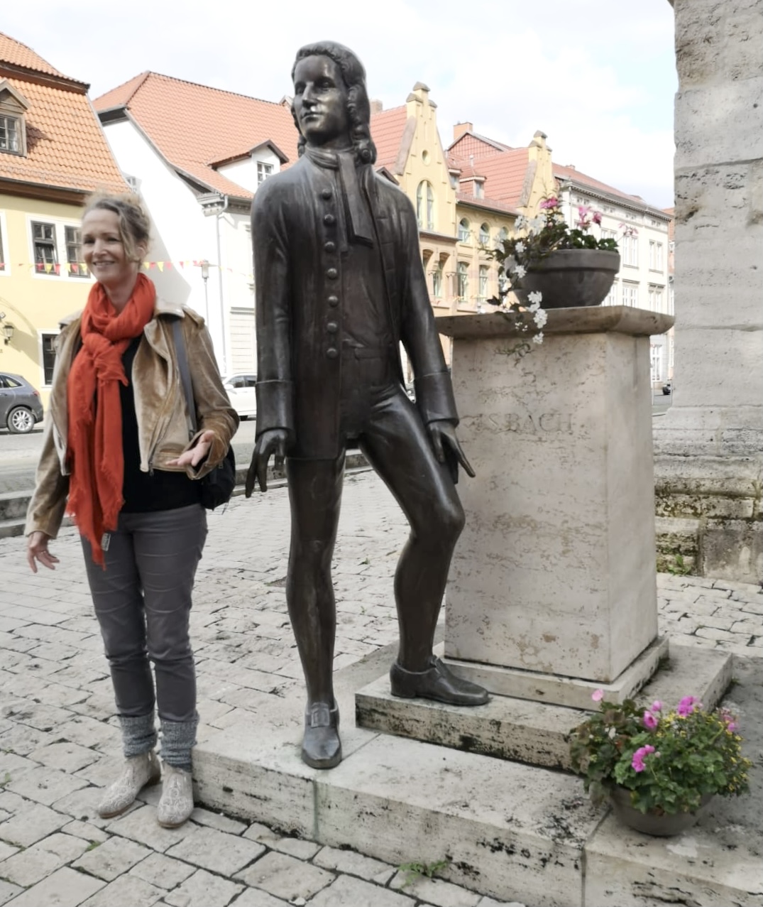 statue of the young JSB with me outside Divi Blasii church Mühlhausen
