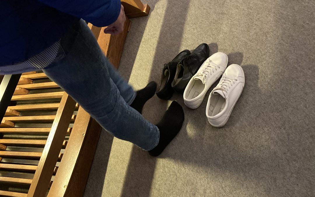 besondere Schuhe, um Orgel zu spielen